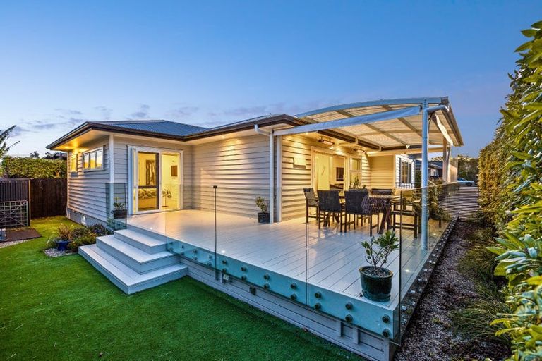 Photo of property in 25 Elizabeth Street, Orewa, 0931