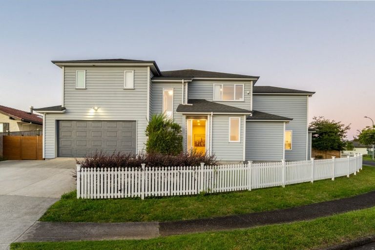 Photo of property in 10 Hedge Row, Sunnyhills, Auckland, 2010
