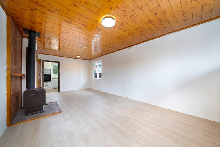 Photo of property in 19 Cobham Crescent, Kelston, Auckland, 0602