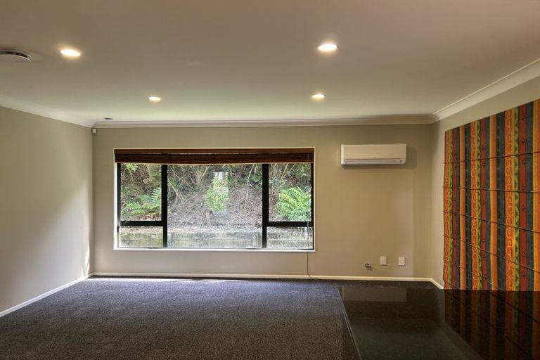 Photo of property in 12 Waterhouse Drive, Brooklyn, Wellington, 6021