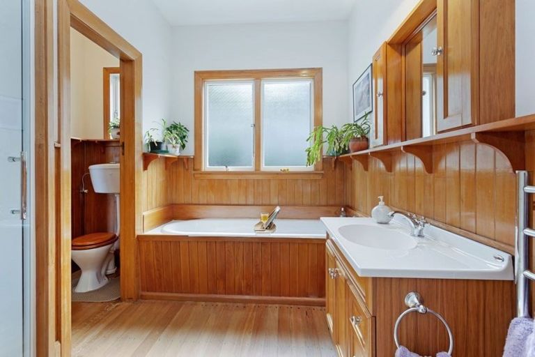 Photo of property in 6 Dudley Road, Lyttelton, 8082