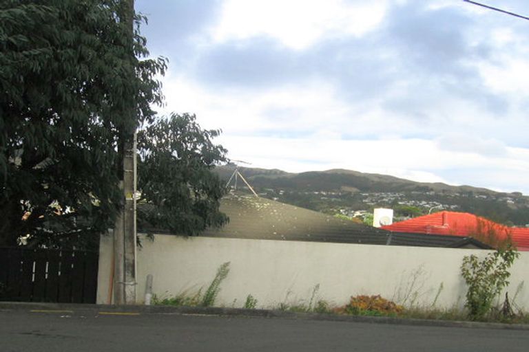 Photo of property in 2/338 Main Road, Tawa, Wellington, 5028