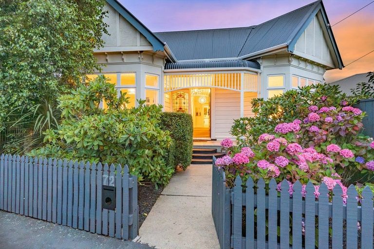 Photo of property in 72 Hargest Crescent, Saint Clair, Dunedin, 9012