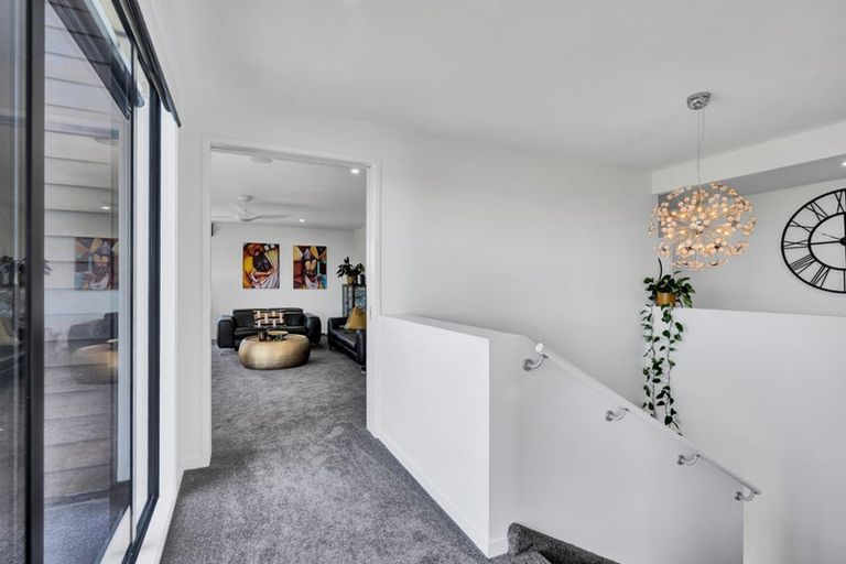 Photo of property in 15 Links Drive, Waiwhakaiho, New Plymouth, 4312