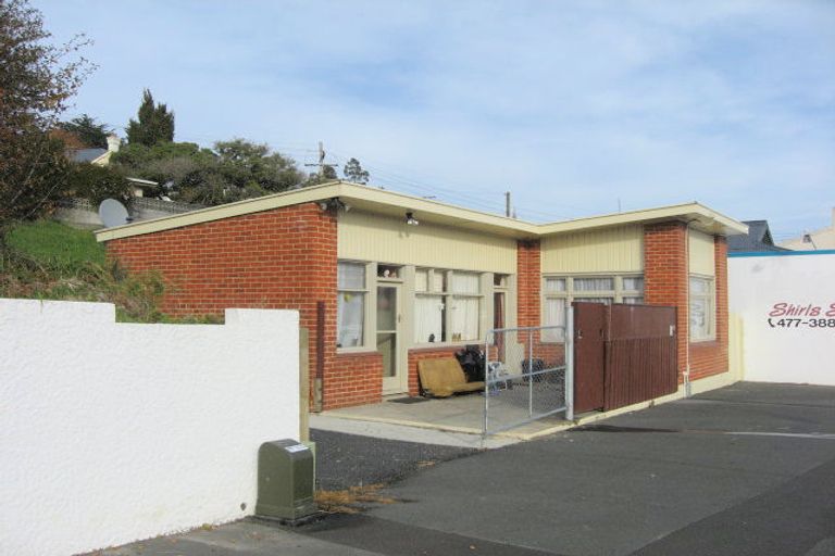 Photo of property in 11 Kaikorai Valley Road, Kaikorai, Dunedin, 9010