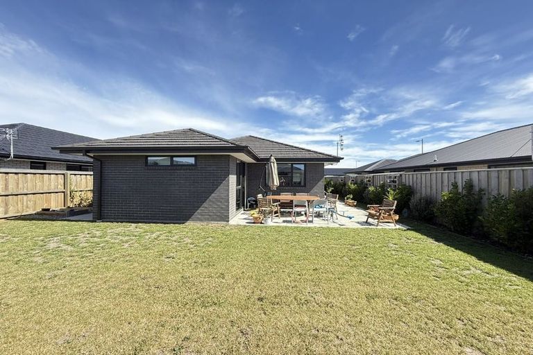Photo of property in 14 Mccahon Lane, Rolleston, 7615
