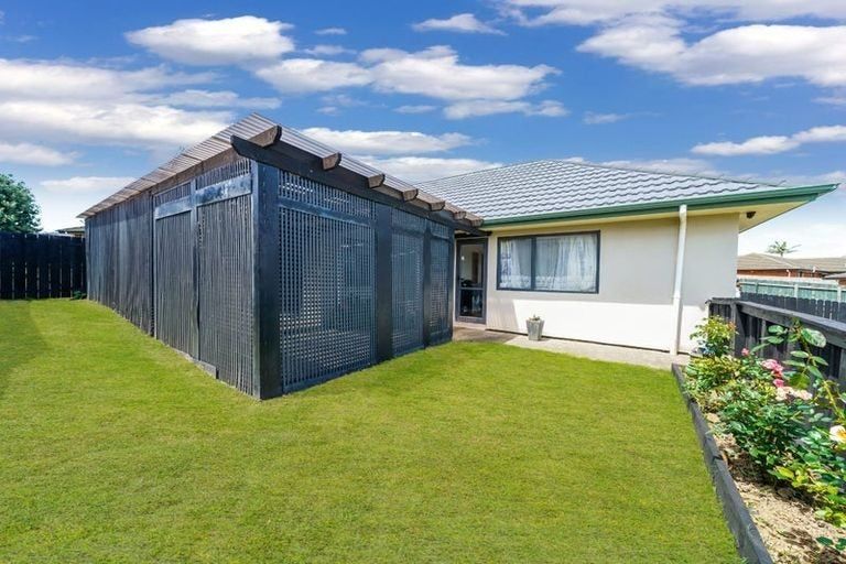 Photo of property in 96 Pitt Avenue, Clendon Park, Auckland, 2103
