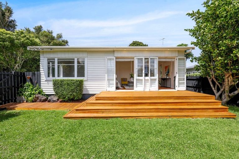 Photo of property in 44 Wellesley Road, Mangere Bridge, Auckland, 2022