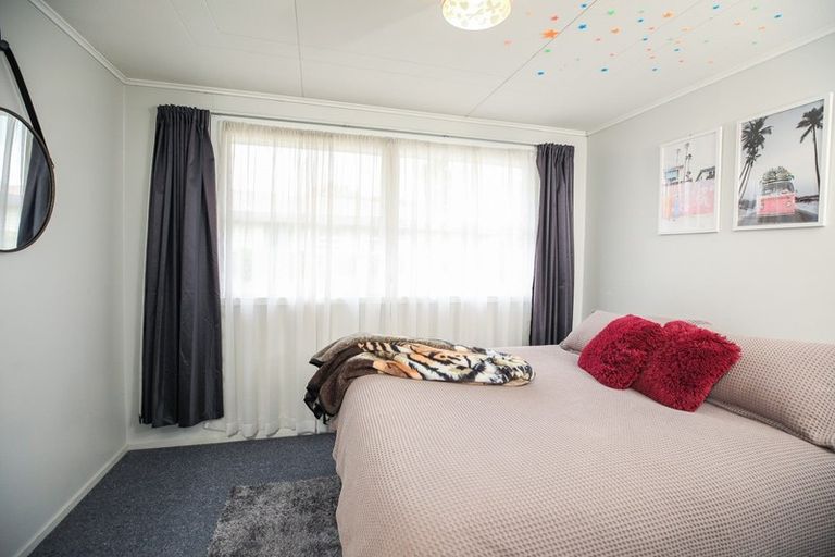 Photo of property in 16 Lugton Street, Nawton, Hamilton, 3200