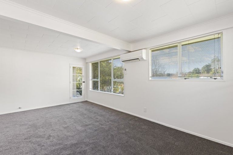 Photo of property in 8a Waterloo Place, Westown, New Plymouth, 4310