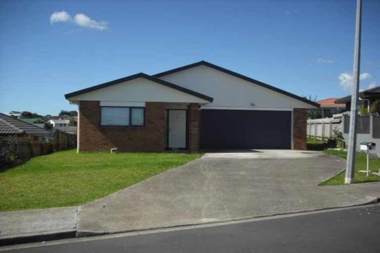 Photo of property in 76 Pitt Avenue, Clendon Park, Auckland, 2103
