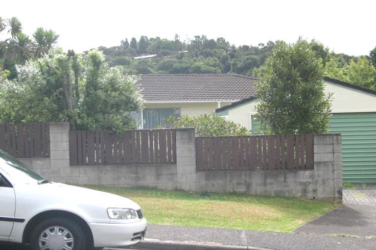 Photo of property in 8 Glastron Place, Bayview, Auckland, 0629