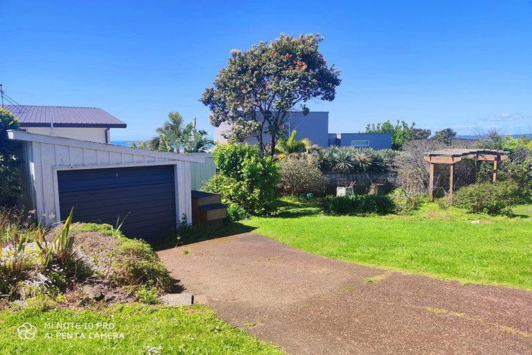 Photo of property in 9 Midway Avenue, Castor Bay, Auckland, 0620