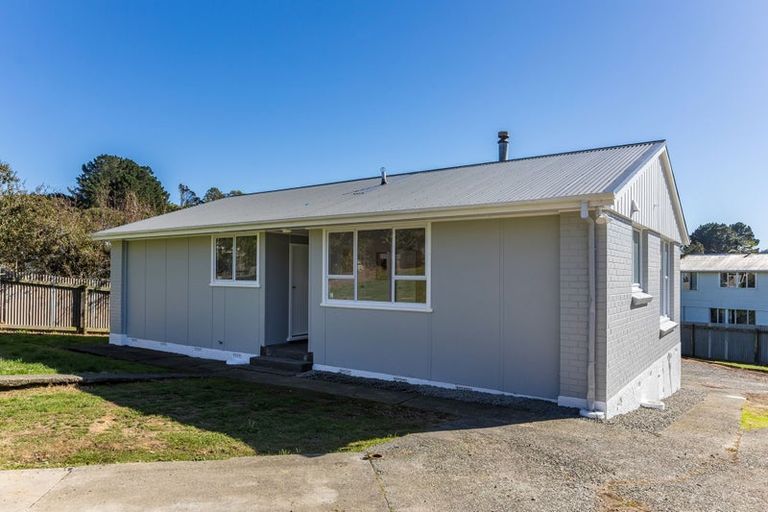 Photo of property in 25 Loongana Street, Waitangirua, Porirua, 5024