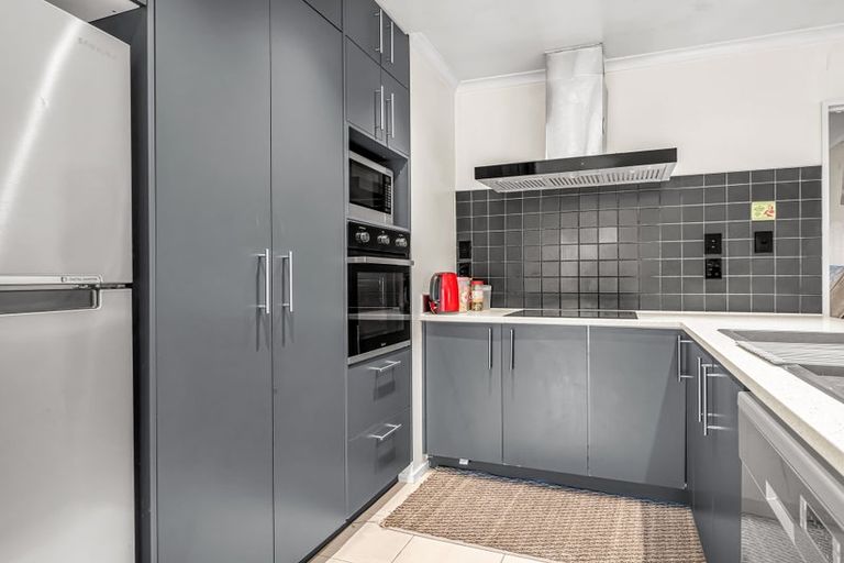 Photo of property in 54 Magic Way, Randwick Park, Auckland, 2105