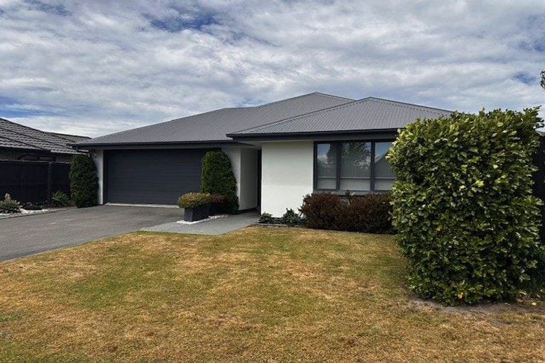 Photo of property in 106 Shillingford Boulevard, Rolleston, 7615