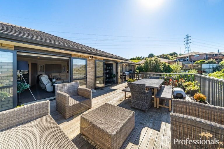 Photo of property in 35 Percy Kinsman Crescent, Riverstone Terraces, Upper Hutt, 5018