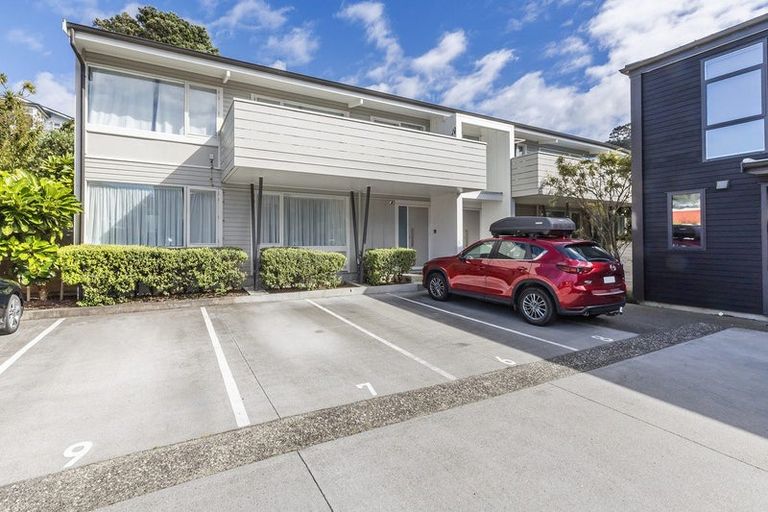 Photo of property in 7/74 Derwent Street, Island Bay, Wellington, 6023