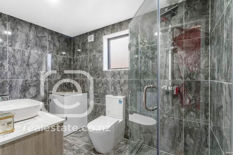 Photo of property in 32 Cooladawson Drive, Flat Bush, Auckland, 2019
