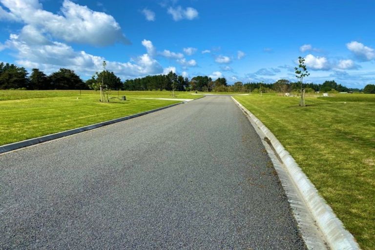 Photo of property in 67 Hartwell Drive, Kelvin Grove, Palmerston North, 4470