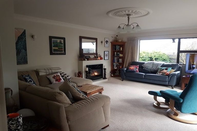 Photo of property in 77a Waterloo Crescent, Hokowhitu, Palmerston North, 4410