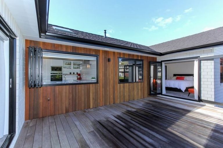 Photo of property in 6 Francis Douglas Drive, Westown, New Plymouth, 4310