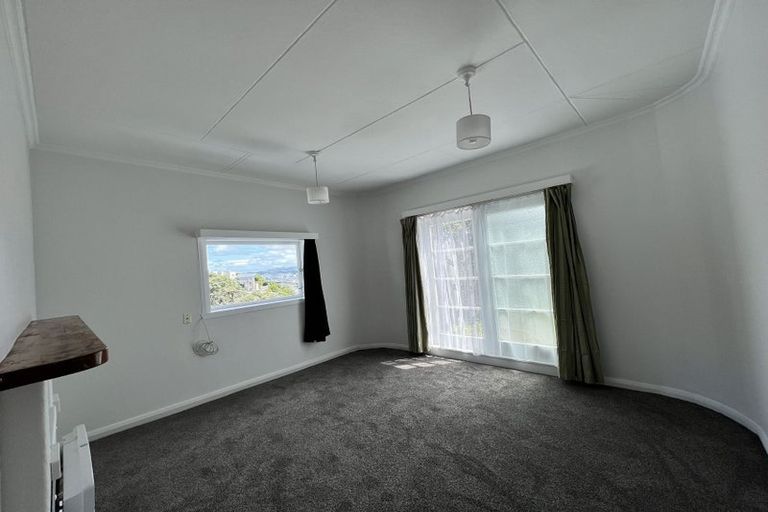 Photo of property in 4/5 Benares Street, Khandallah, Wellington, 6035