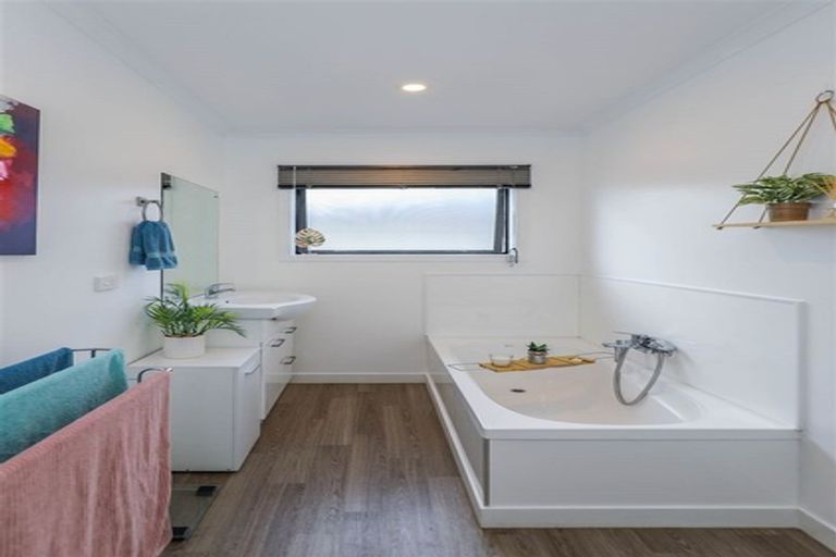 Photo of property in 9 Ribbonwood Close, Te Kauwhata, 3710