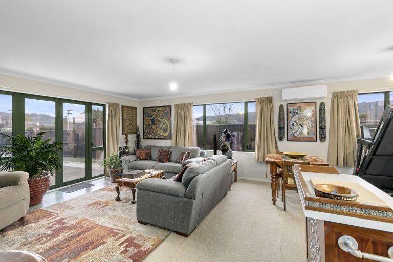 Photo of property in 5a Massey Street, Elderslea, Upper Hutt, 5018