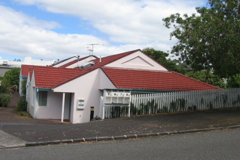 Property details for 4/9 Carrick Place, Mount Eden, Auckland, 1024