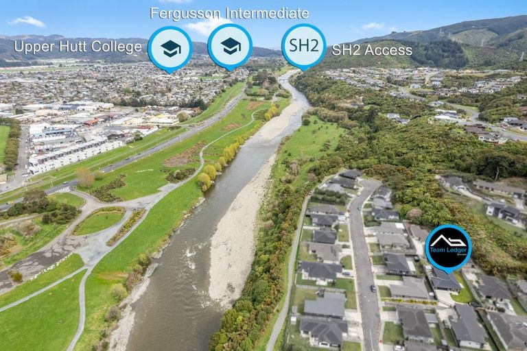 Photo of property in 107 Riverstone Drive, Riverstone Terraces, Upper Hutt, 5018