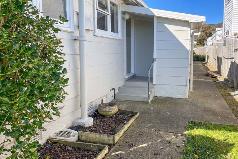 Photo of property in 19 Ripeka Way, Moera, Lower Hutt, 5010