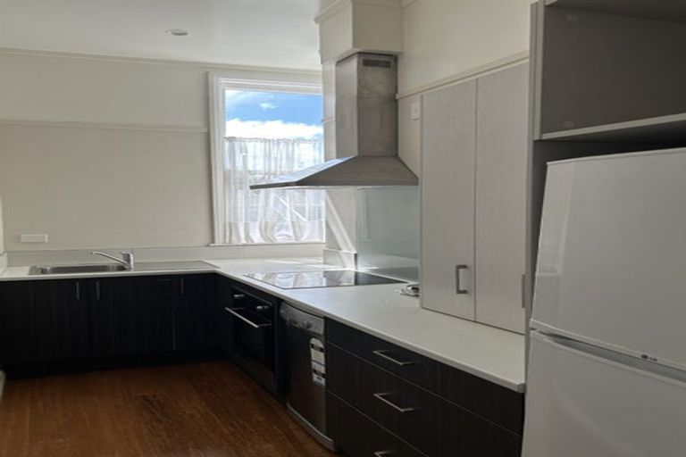 Photo of property in 61-61a Brougham Street, Mount Victoria, Wellington, 6011