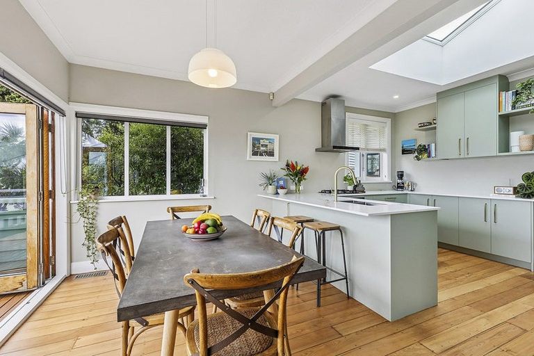 Photo of property in 22 Imperial Terrace, Melrose, Wellington, 6022