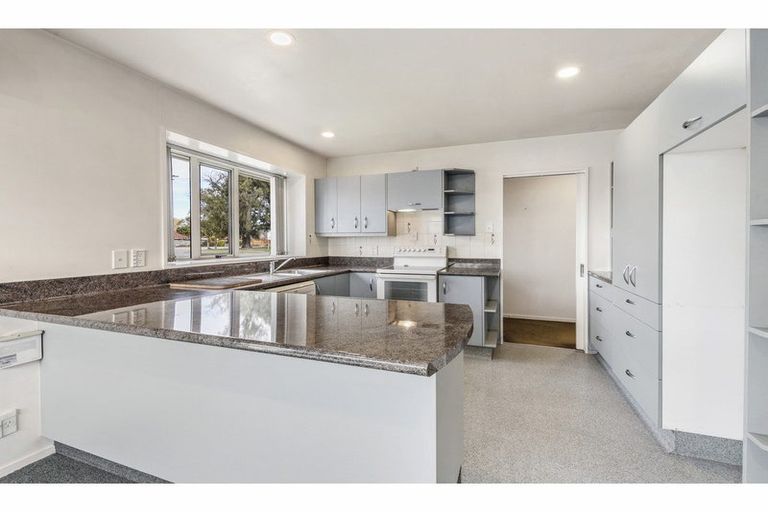 Photo of property in 1/123a Withells Road, Avonhead, Christchurch, 8042