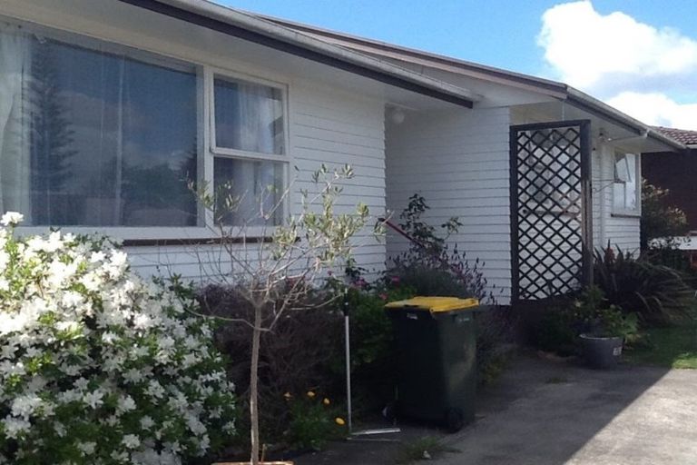 Photo of property in 1/24 Edinburgh Avenue, Rosehill, Papakura, 2113