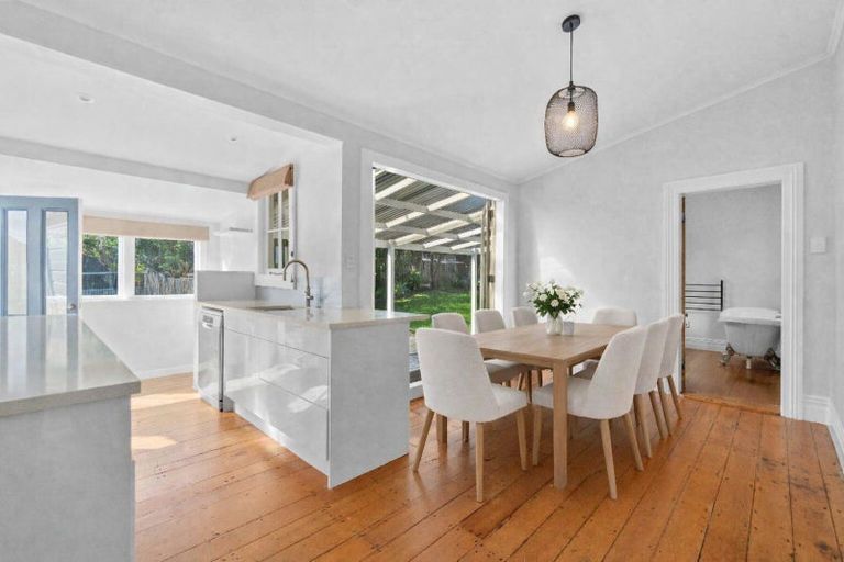 Photo of property in 40 Candia Road, Swanson, Auckland, 0614