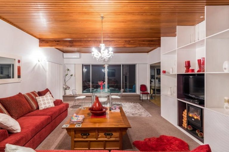 Photo of property in 11 Rangitoto View Road, Cockle Bay, Auckland, 2014