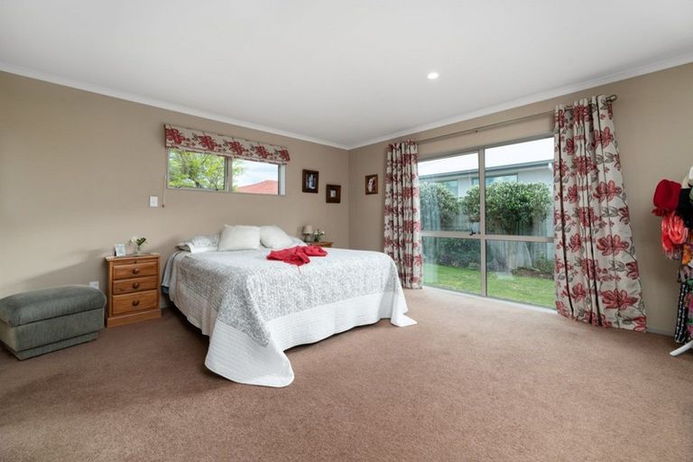 Photo of property in 110 Oriental Parade, Papamoa Beach, Papamoa, 3118