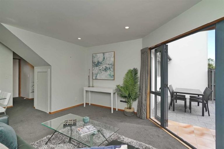 Photo of property in 3/96 Wainui Street, Riccarton, Christchurch, 8041