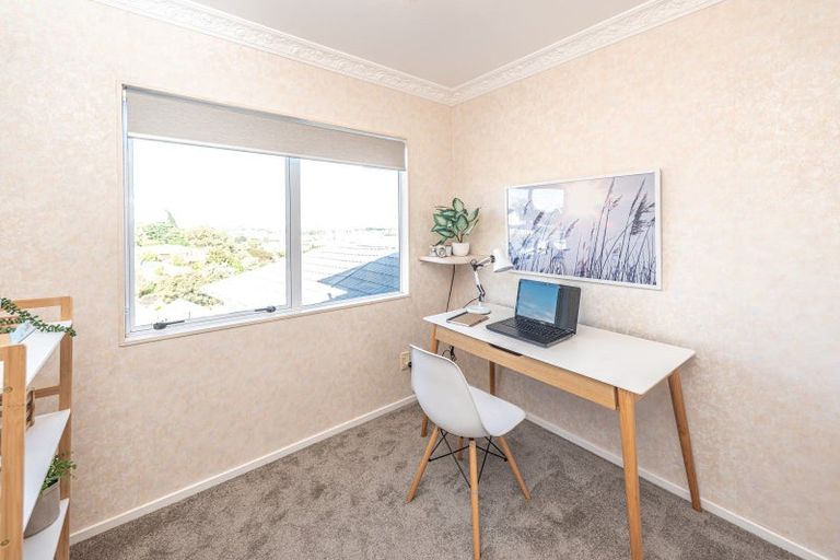 Photo of property in 14 Rawhiti Place, Saint Johns Hill, Whanganui, 4501