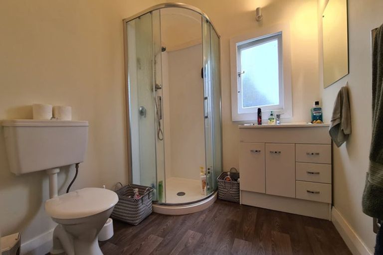 Photo of property in 123a Glenmore Street, Kelburn, Wellington, 6012