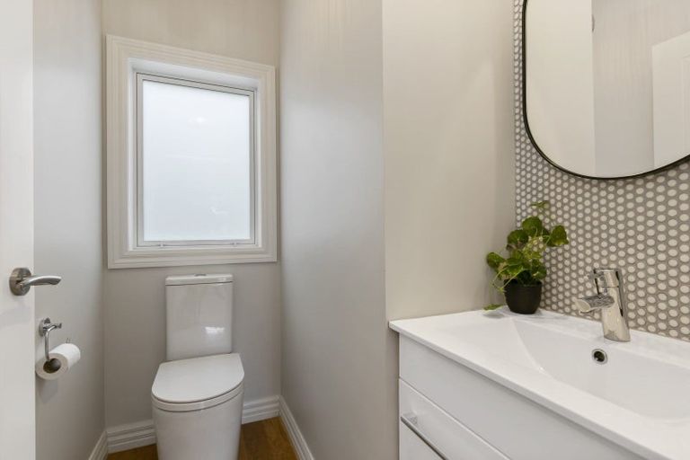 Photo of property in 61a Cashmere Avenue, Khandallah, Wellington, 6035