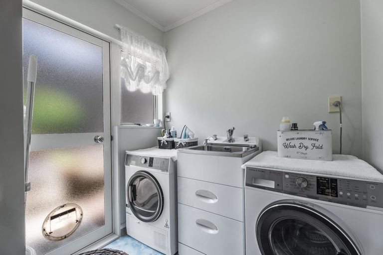 Photo of property in 35 Cromwell Drive, Fitzroy, Hamilton, 3206