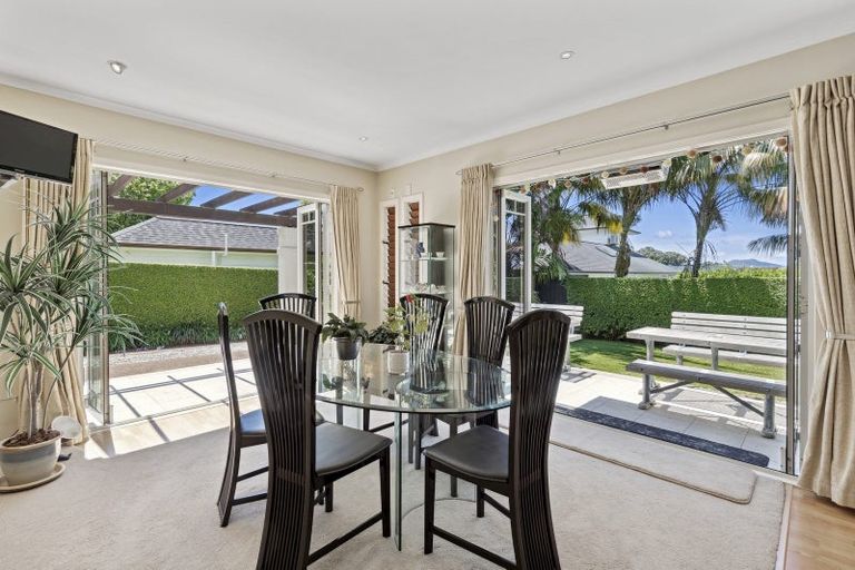 Photo of property in 205a Hurstmere Road, Takapuna, Auckland, 0622