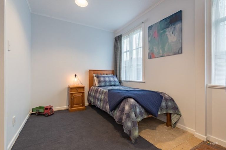 Photo of property in 18 Gibson Crescent, Naenae, Lower Hutt, 5011