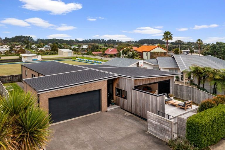 Photo of property in 1156a South Road, Oakura, 4314