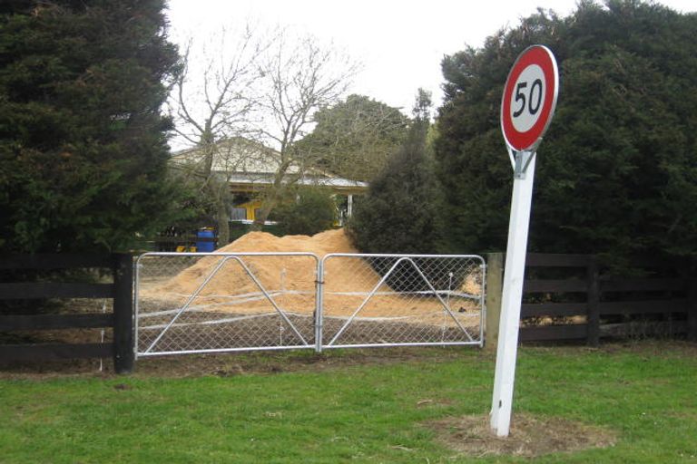 Photo of property in 76 Charles Street, Carterton, 5713