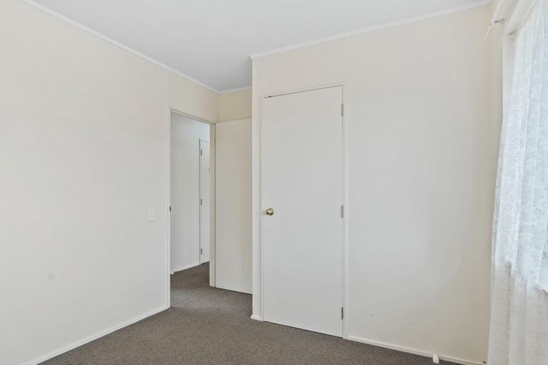 Photo of property in 2/14 Bellville Drive, Clendon Park, Auckland, 2103