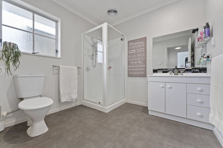 Photo of property in 30 Kent Street, Levin, 5510